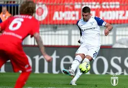 星空体育app-转会期突围战来临，拉齐奥围绕欧联临场应变，管理层满意，临场指挥获称赞的简单介绍