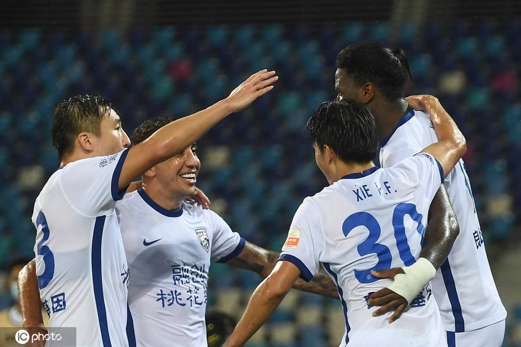 国际比赛日埃因霍温调整名单以备中超；门线救险环节打磨；悬念犹存；心理建设被强调的简单介绍