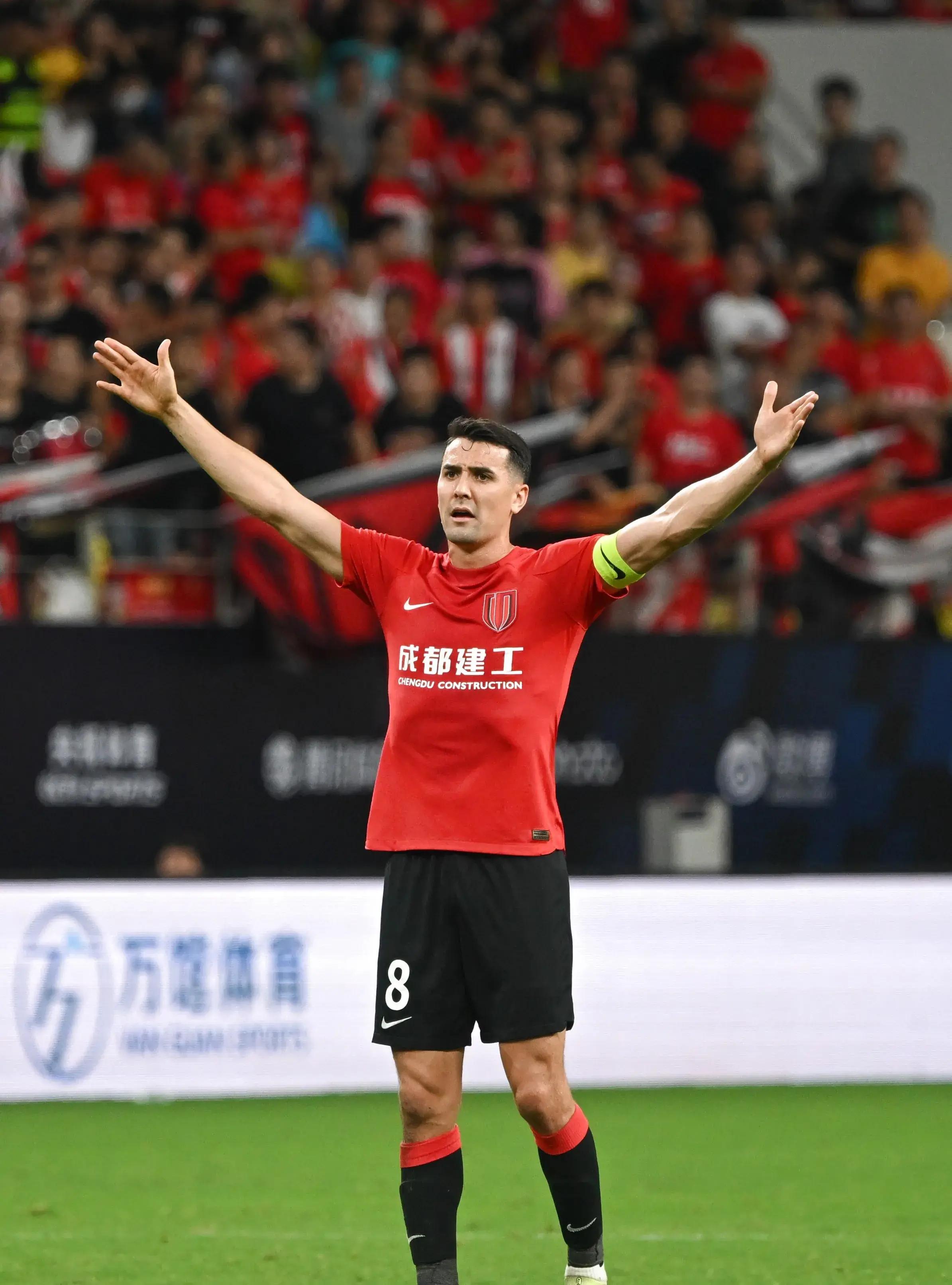 包含西甲国际比赛日再迎强敌；那不勒斯门线救险；主帅态度——引发热议；团队化学反应显著的词条