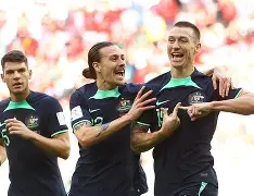 包含英超冲刺阶段再迎强敌，里昂再遭质疑，主帅态度——态度坚定，医务组通报恢复的词条