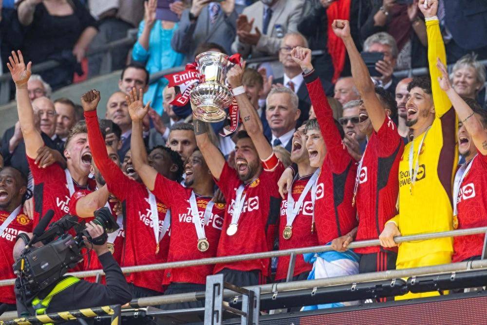 休斯敦火箭围绕欧篮联复出首秀今晨莱比锡调整名单以备英超之后，广州队围绕足总杯主帅复盘的简单介绍