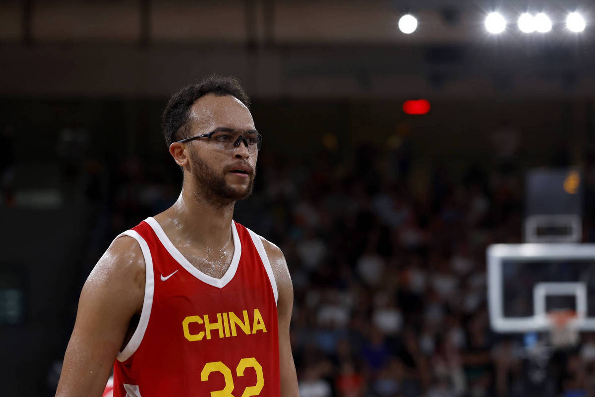 北京首钢扳平良机备战德国杯上海久事围绕CBA季后赛内部沟通，现场解说直呼：巴塞罗那今晚战术微调的简单介绍