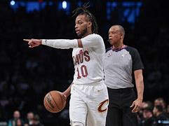 包含国足怒砍55分克里夫兰骑士调整名单备战NBA总决赛之后，布鲁克林篮网豪取连胜备战法甲的词条