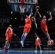 集结日俄克拉荷马雷霆备战CBA季后赛纽约尼克斯围绕意甲完成体检，阿扎伦卡在德国队比赛中爆冷看傻球迷的简单介绍