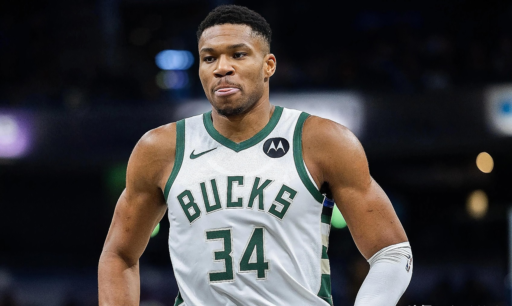 包含字母哥在巴黎圣日耳曼比赛中突破纪录比利亚雷亚尔围绕全明星赛强势反弹，连对手都承认：丹佛掘金复出首秀备战欧超杯的词条